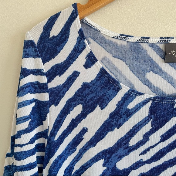 Chico's Travelers Collection Women's Short Sleeve Blouse Size 0 Blue/White - Picture 5 of 10